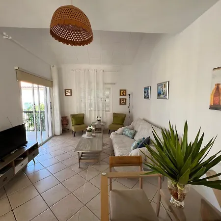 Апартаменты The Prime Location Lovely 1 Bedroom *